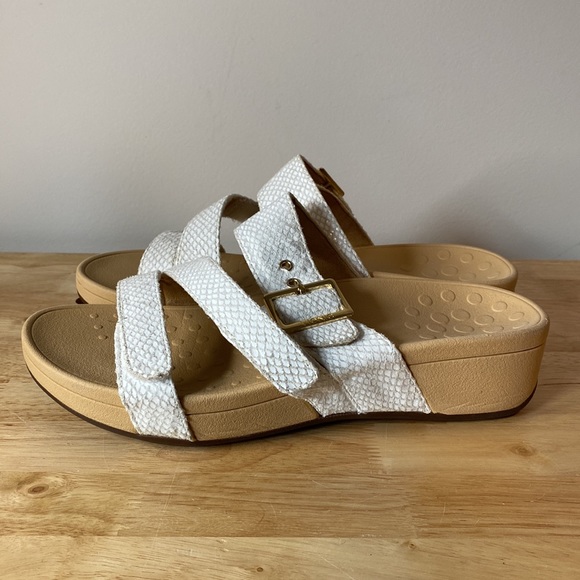 Vionic Sandal Reptile Texture Adjustable Comfort Shoe - Picture 3 of 7